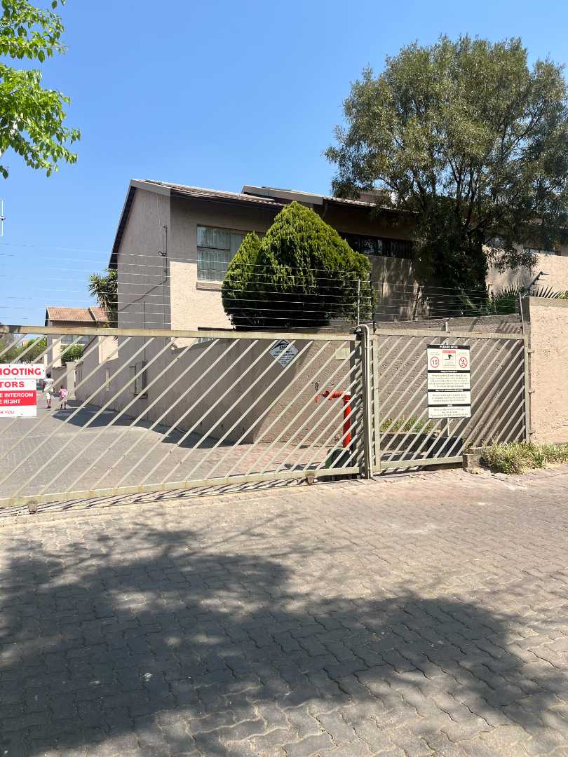 2 Bedroom Property for Sale in Buccleuch Gauteng