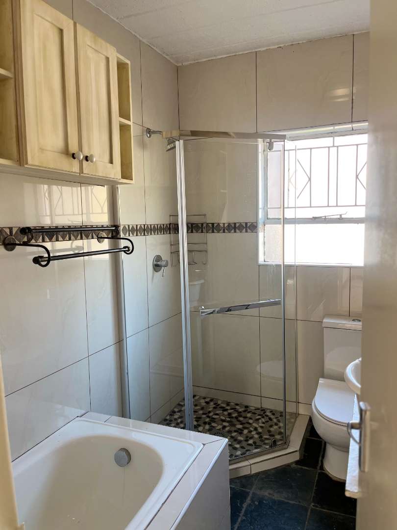 2 Bedroom Property for Sale in Buccleuch Gauteng