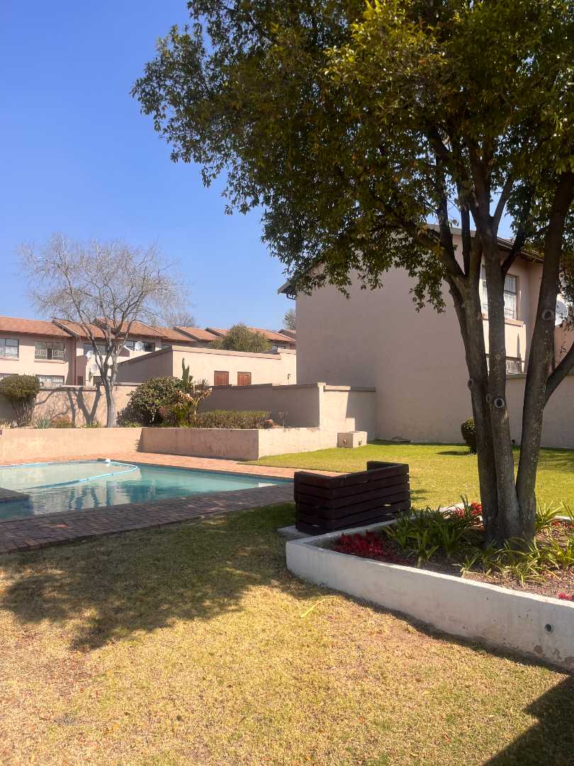 2 Bedroom Property for Sale in Buccleuch Gauteng