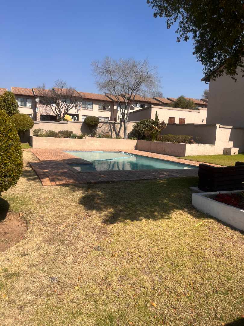 2 Bedroom Property for Sale in Buccleuch Gauteng