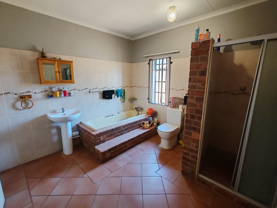 4 Bedroom Property for Sale in Elandsfontein AH Gauteng