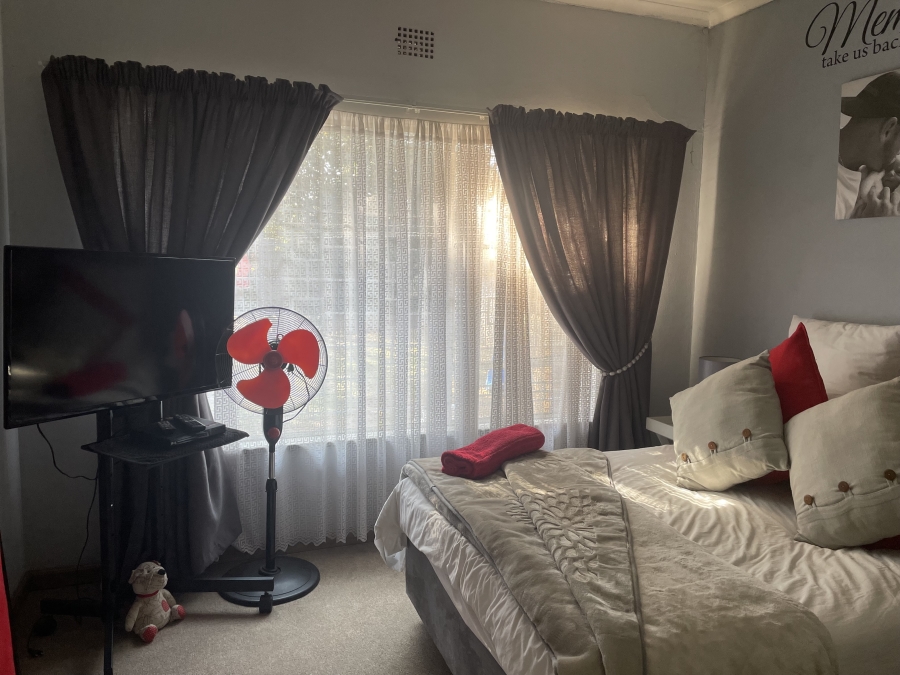 4 Bedroom Property for Sale in Selcourt Gauteng