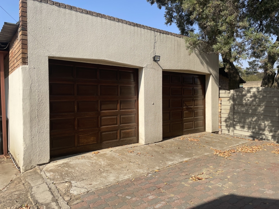 4 Bedroom Property for Sale in Selcourt Gauteng