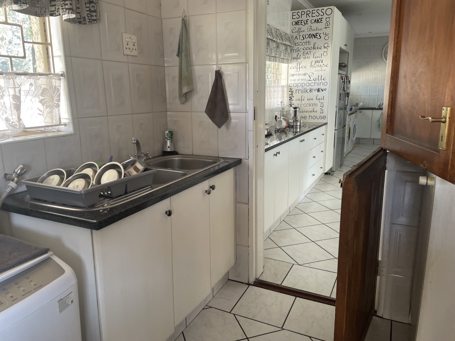 4 Bedroom Property for Sale in Selcourt Gauteng