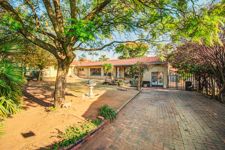 3 Bedroom Property for Sale in Edenvale Central Gauteng