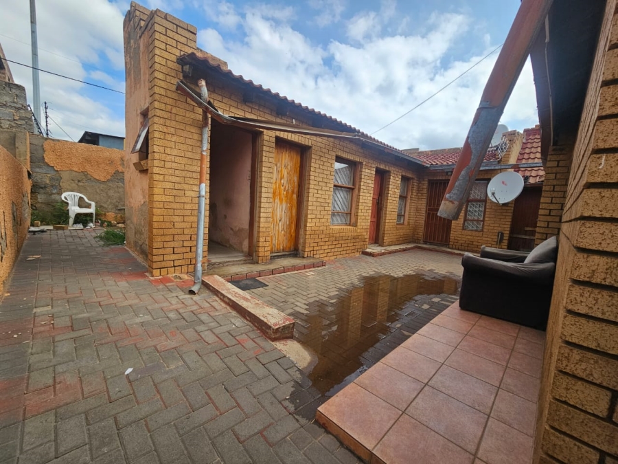 2 Bedroom Property for Sale in Leboeng Gauteng