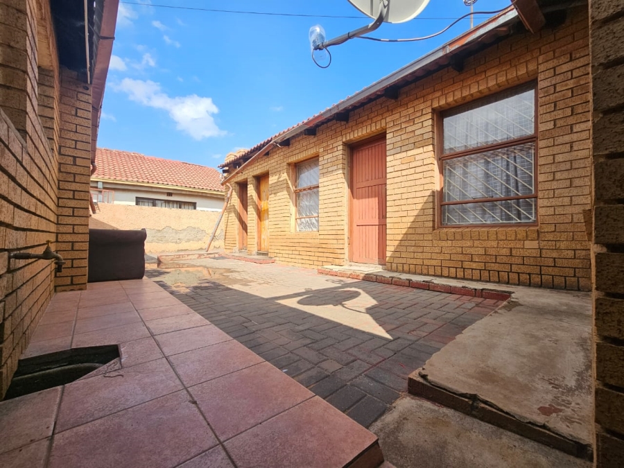 2 Bedroom Property for Sale in Leboeng Gauteng