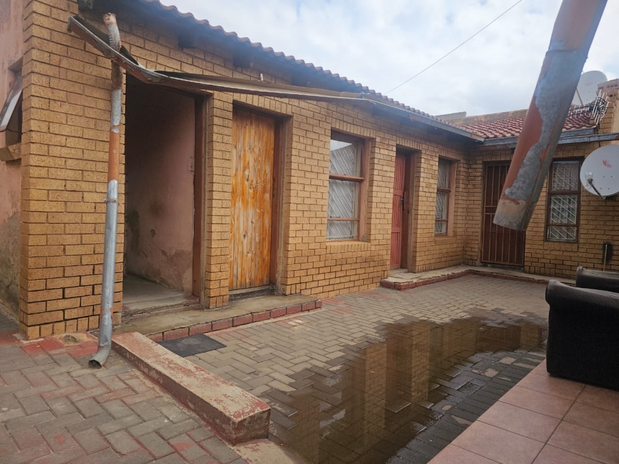 2 Bedroom Property for Sale in Leboeng Gauteng