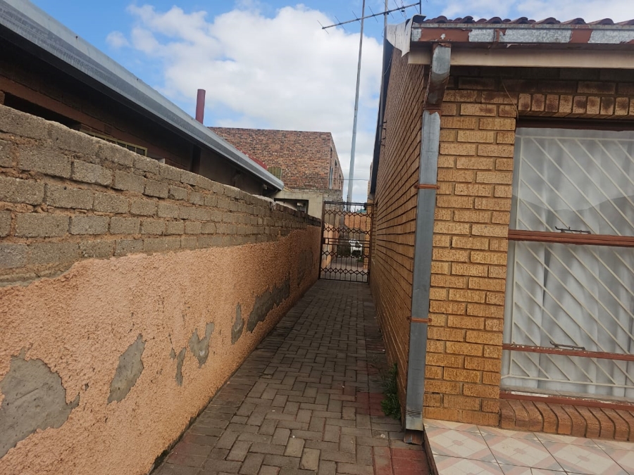 2 Bedroom Property for Sale in Leboeng Gauteng