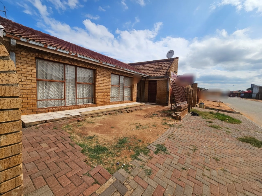 2 Bedroom Property for Sale in Leboeng Gauteng