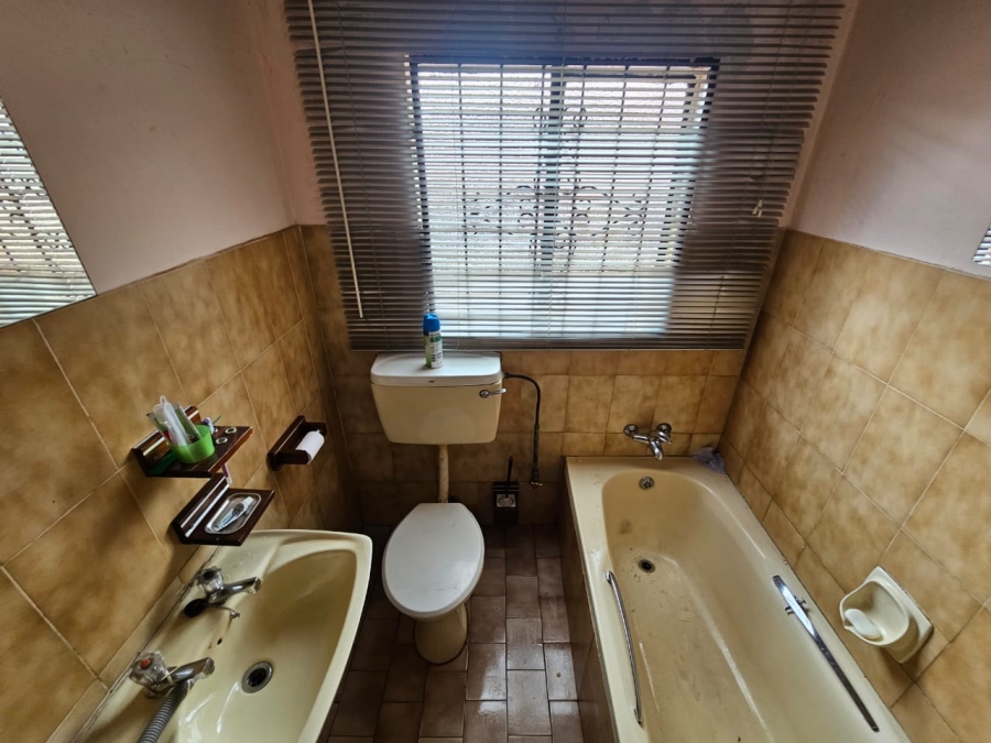 2 Bedroom Property for Sale in Tlamatlama Gauteng