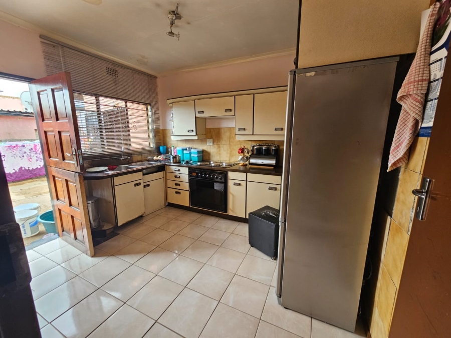 2 Bedroom Property for Sale in Tlamatlama Gauteng