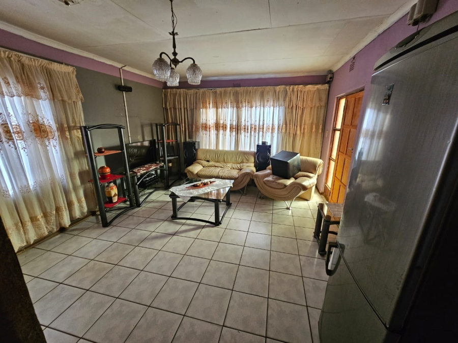 2 Bedroom Property for Sale in Tlamatlama Gauteng