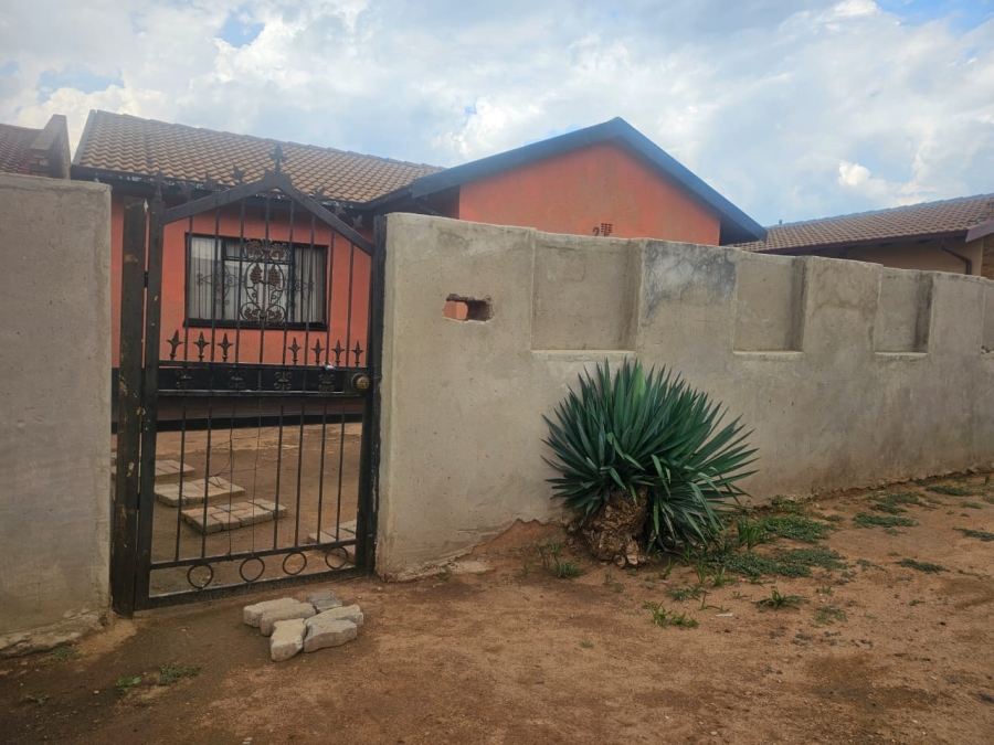 2 Bedroom Property for Sale in Tlamatlama Gauteng