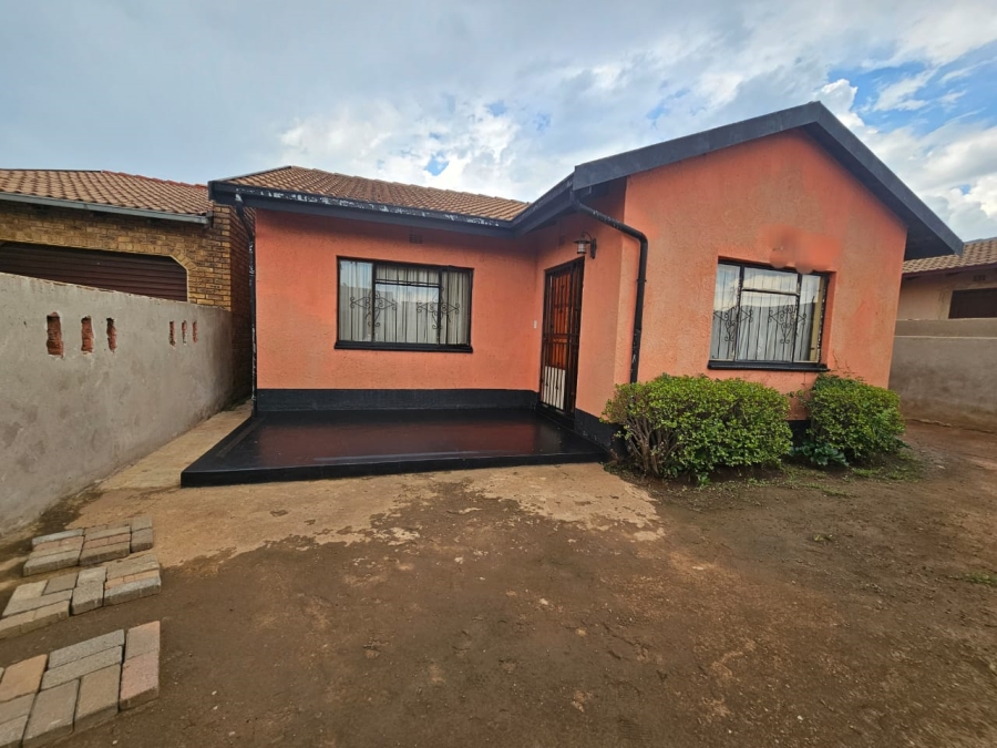 2 Bedroom Property for Sale in Tlamatlama Gauteng