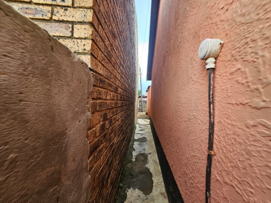 2 Bedroom Property for Sale in Tlamatlama Gauteng