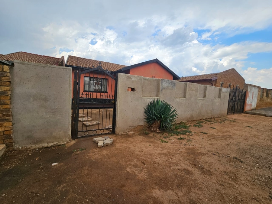 2 Bedroom Property for Sale in Tlamatlama Gauteng