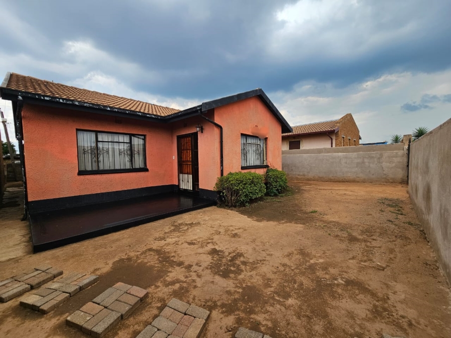 2 Bedroom Property for Sale in Tlamatlama Gauteng