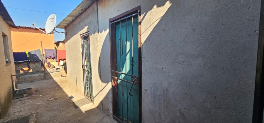 2 Bedroom Property for Sale in Ecaleni Gauteng