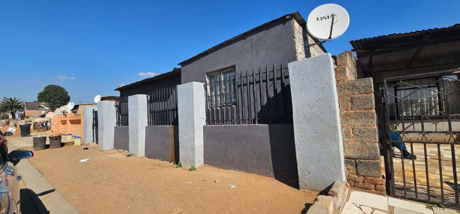 2 Bedroom Property for Sale in Ecaleni Gauteng