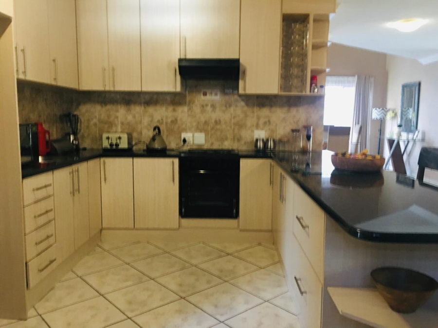 3 Bedroom Property for Sale in Thatchfield Gardens Gauteng