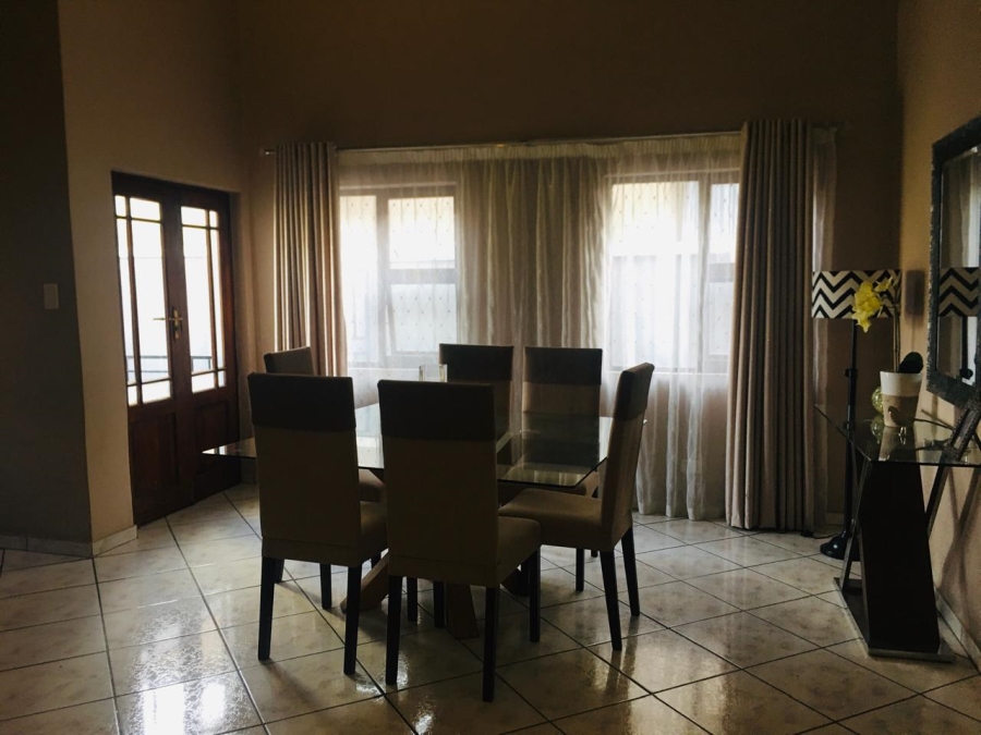 3 Bedroom Property for Sale in Thatchfield Gardens Gauteng