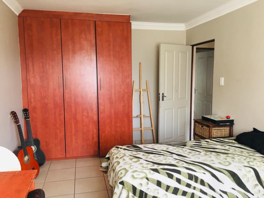 3 Bedroom Property for Sale in Thatchfield Gardens Gauteng