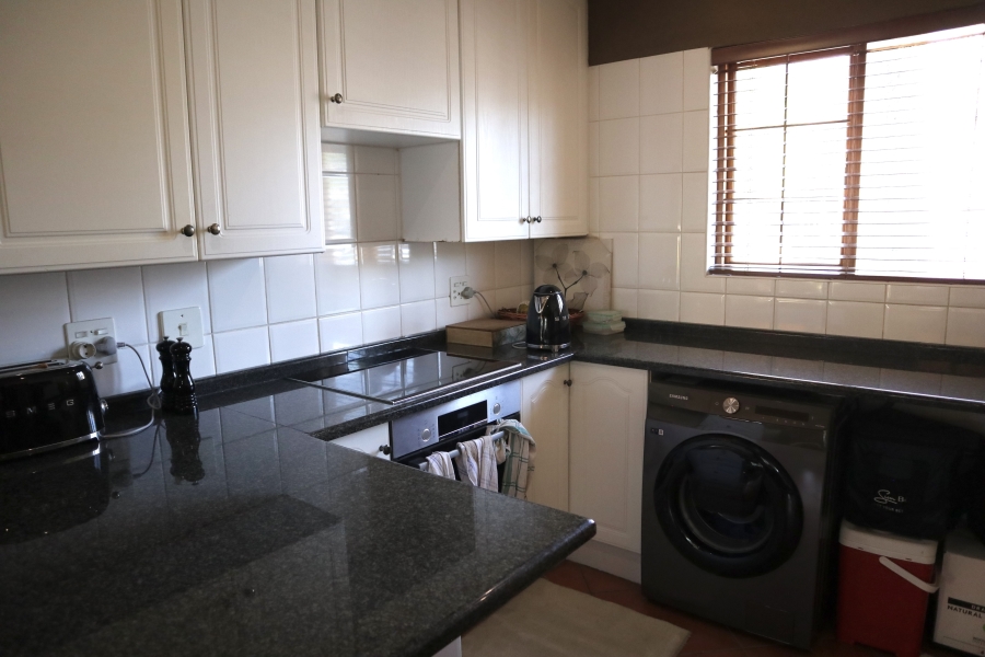 2 Bedroom Property for Sale in Lonehill Gauteng