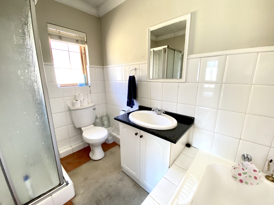 2 Bedroom Property for Sale in Lonehill Gauteng