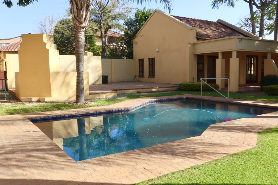 2 Bedroom Property for Sale in Lonehill Gauteng