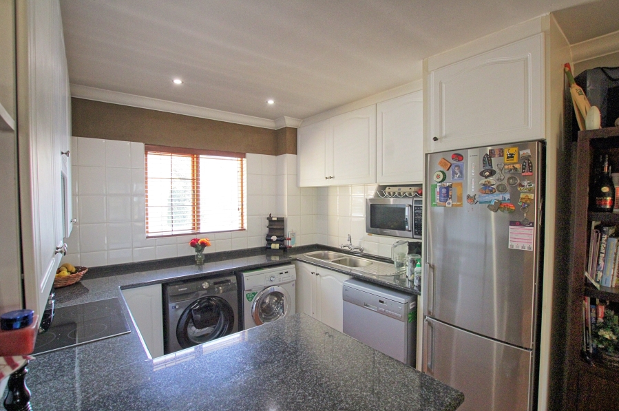 2 Bedroom Property for Sale in Lonehill Gauteng