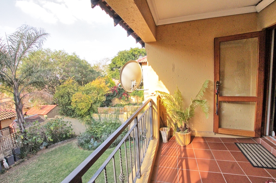 2 Bedroom Property for Sale in Lonehill Gauteng