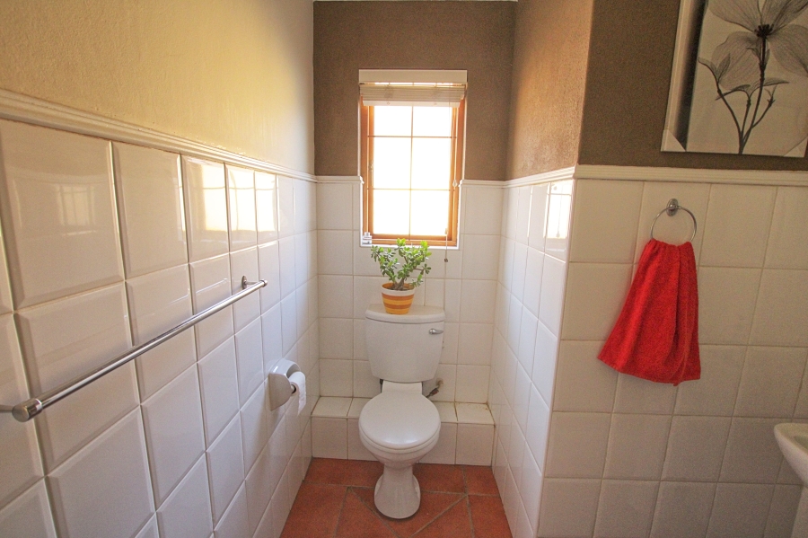 2 Bedroom Property for Sale in Lonehill Gauteng