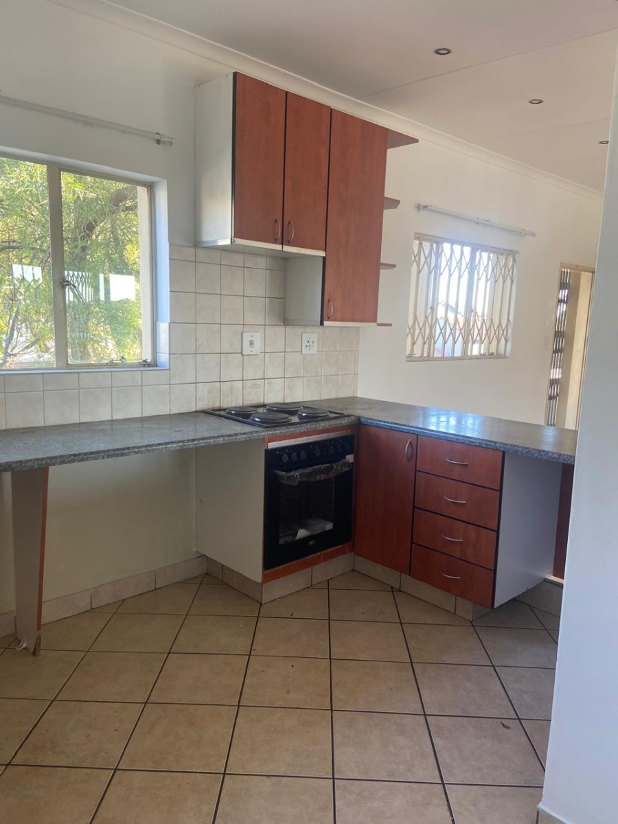 To Let 3 Bedroom Property for Rent in Country View Gauteng