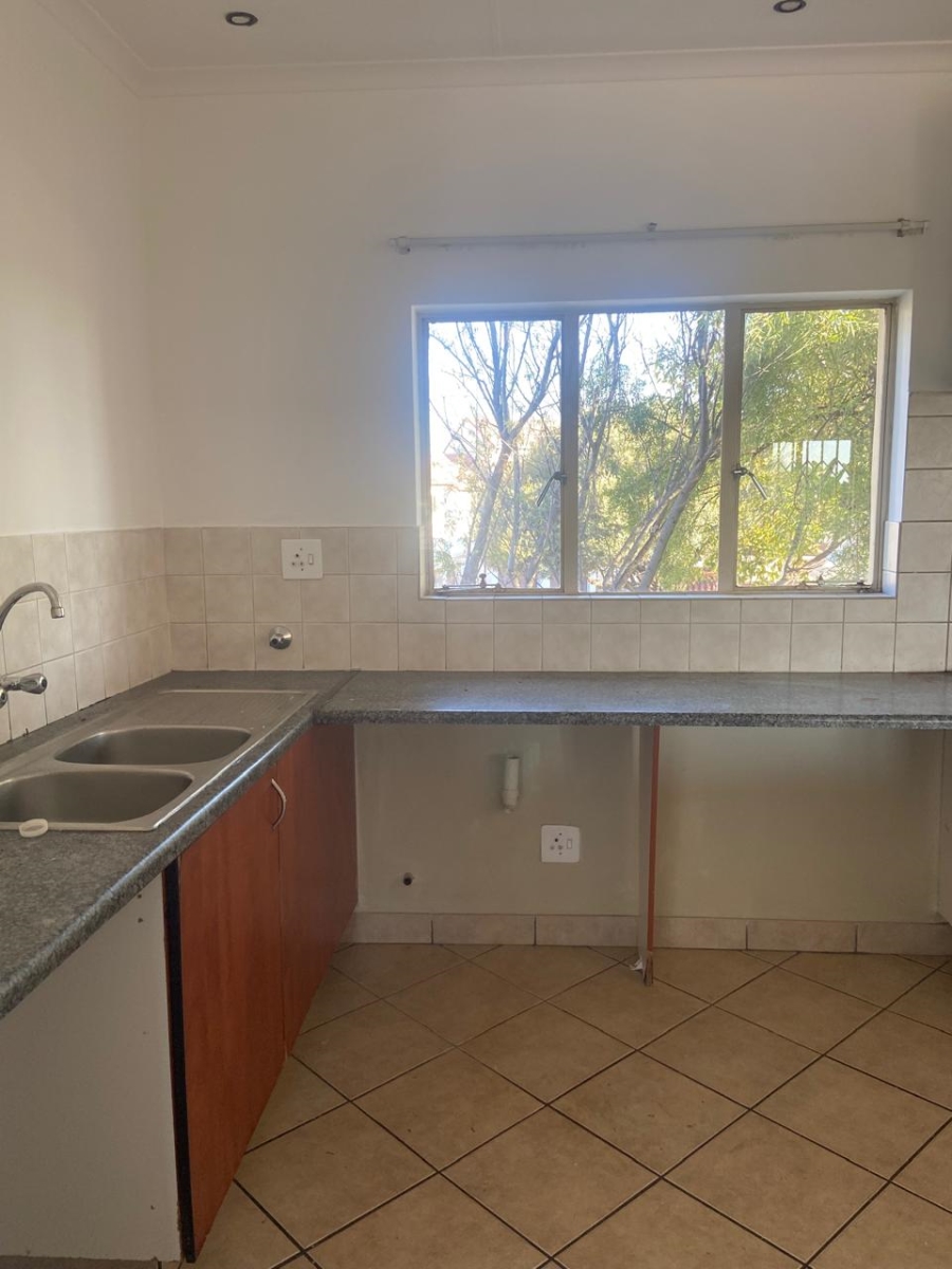 To Let 3 Bedroom Property for Rent in Country View Gauteng