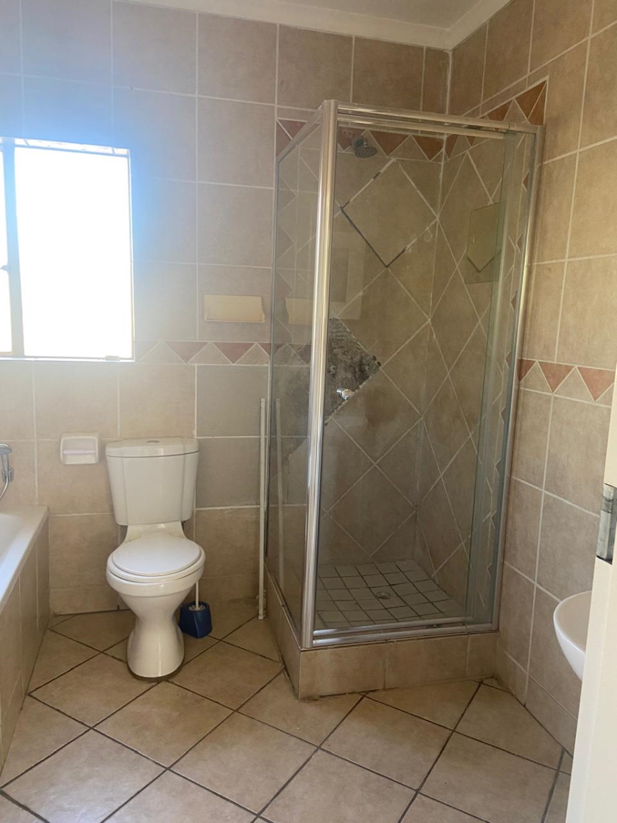 To Let 3 Bedroom Property for Rent in Country View Gauteng