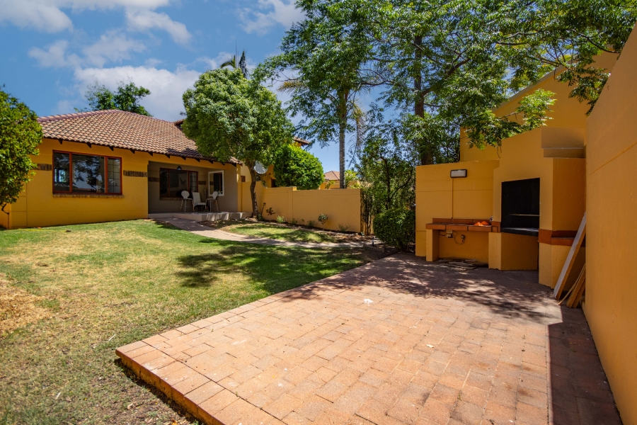 2 Bedroom Property for Sale in Lonehill Gauteng