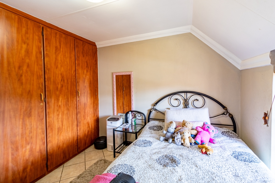 4 Bedroom Property for Sale in Die Wilgers Gauteng