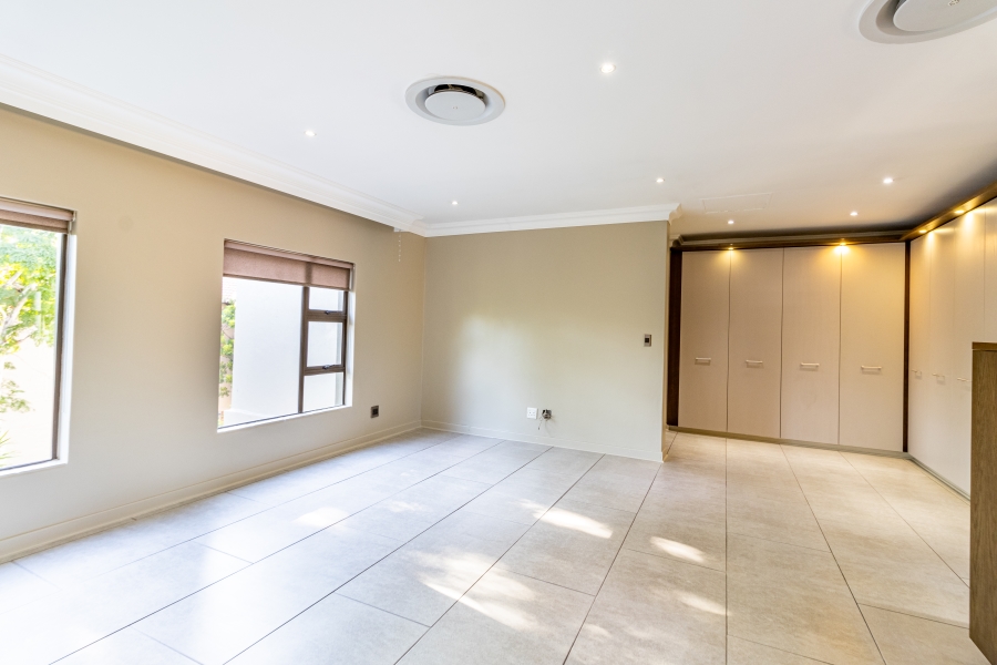 5 Bedroom Property for Sale in Six Fountains Residential Estate Gauteng