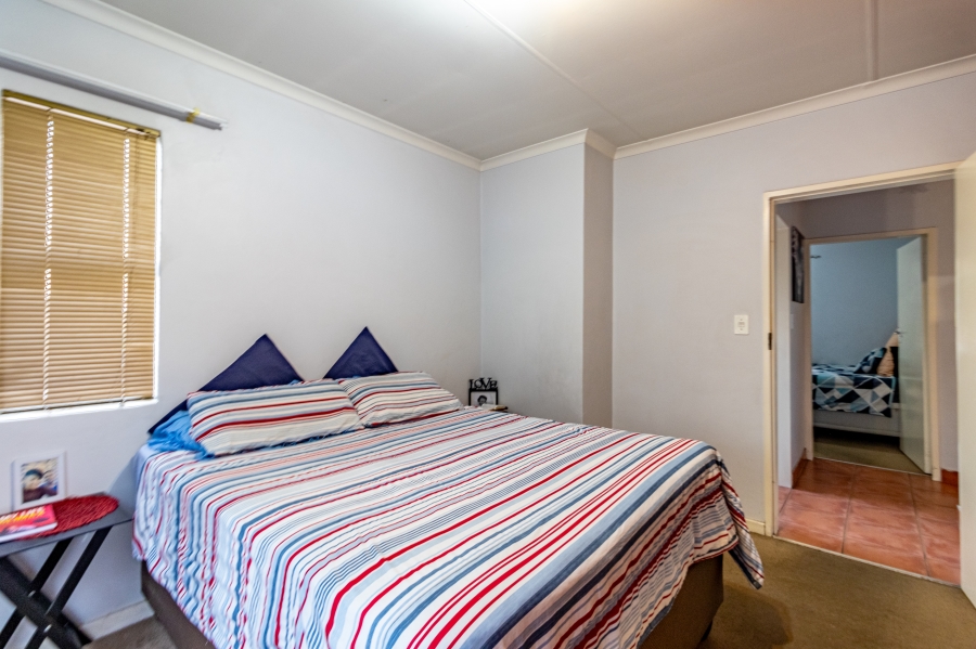 1 Bedroom Property for Sale in La Montagne Gauteng