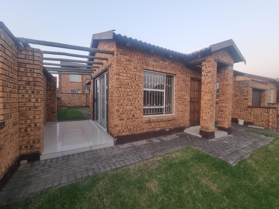 To Let 3 Bedroom Property for Rent in Honeydew Gauteng