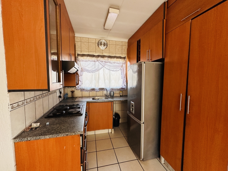 2 Bedroom Property for Sale in Meredale Gauteng