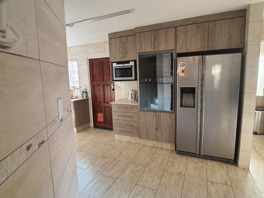 4 Bedroom Property for Sale in Kenleaf Gauteng