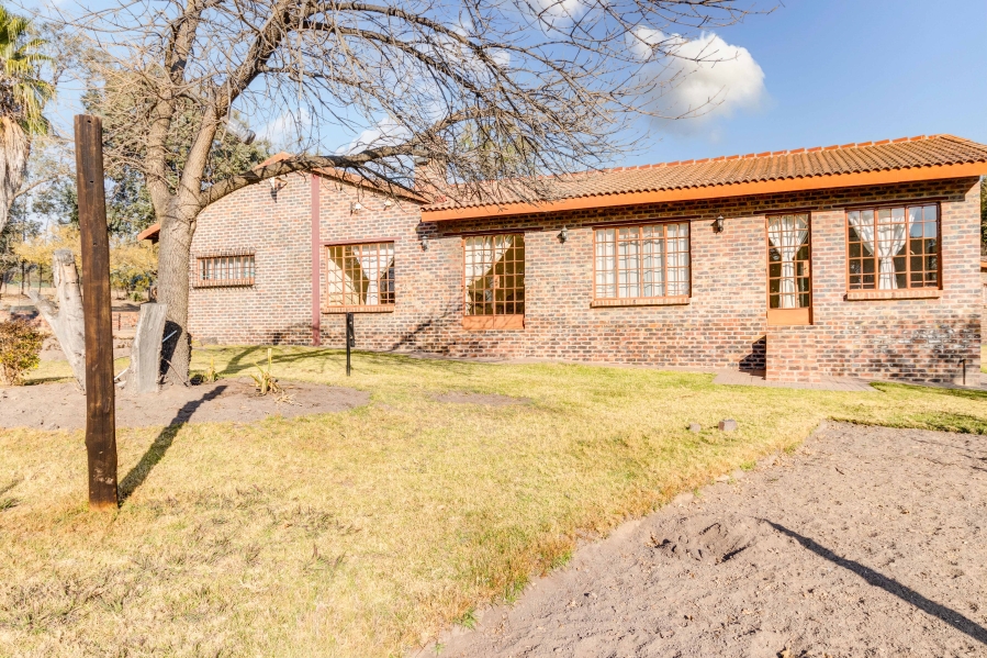 4 Bedroom Property for Sale in Glen Austin Gauteng