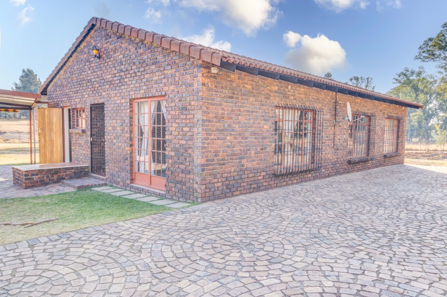 4 Bedroom Property for Sale in Glen Austin Gauteng