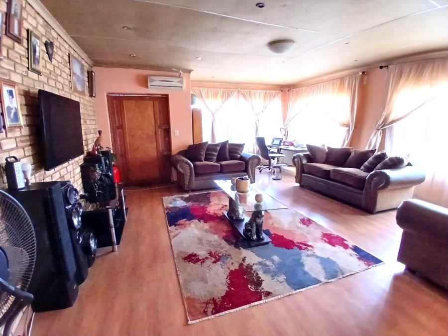 4 Bedroom Property for Sale in Vosloorus Ext 5 Gauteng