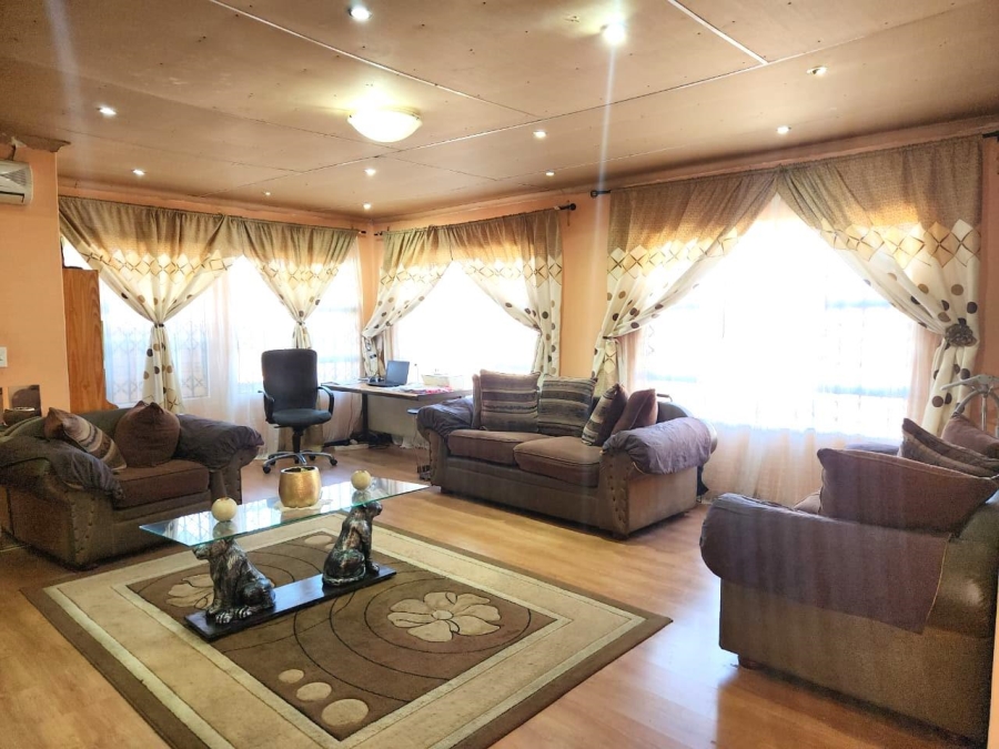 4 Bedroom Property for Sale in Vosloorus Ext 5 Gauteng