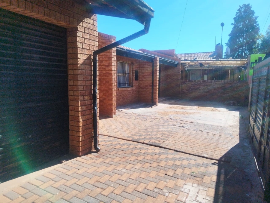 3 Bedroom Property for Sale in Siluma View Gauteng