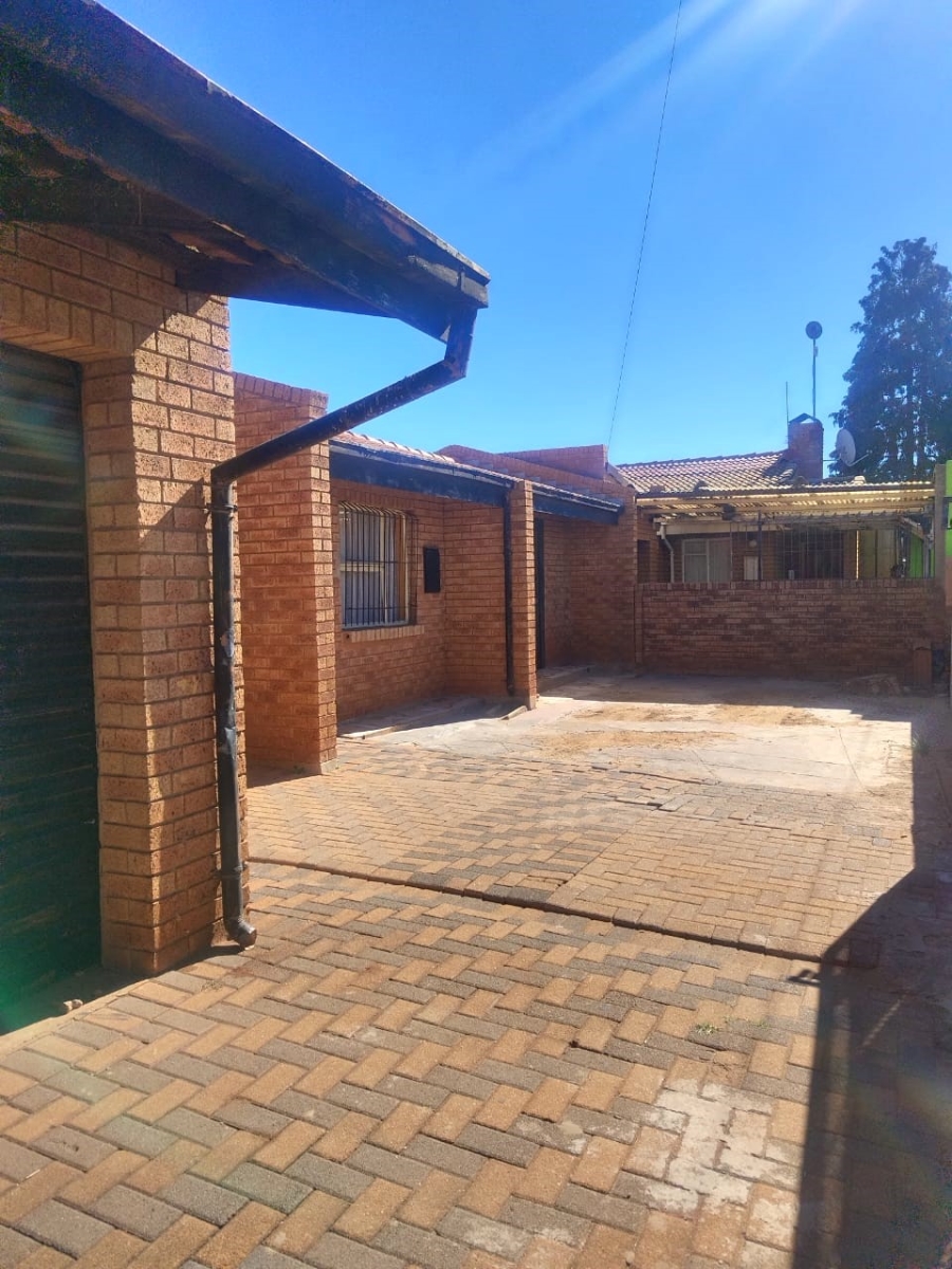 3 Bedroom Property for Sale in Siluma View Gauteng