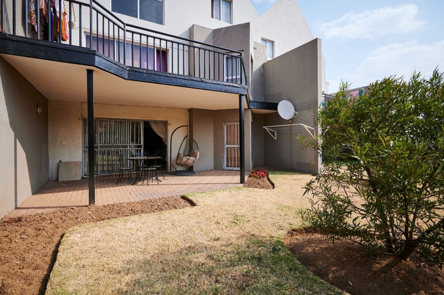 2 Bedroom Property for Sale in Halfway Gardens Gauteng